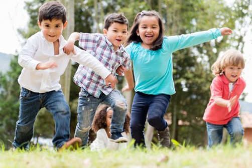 Niños jugando