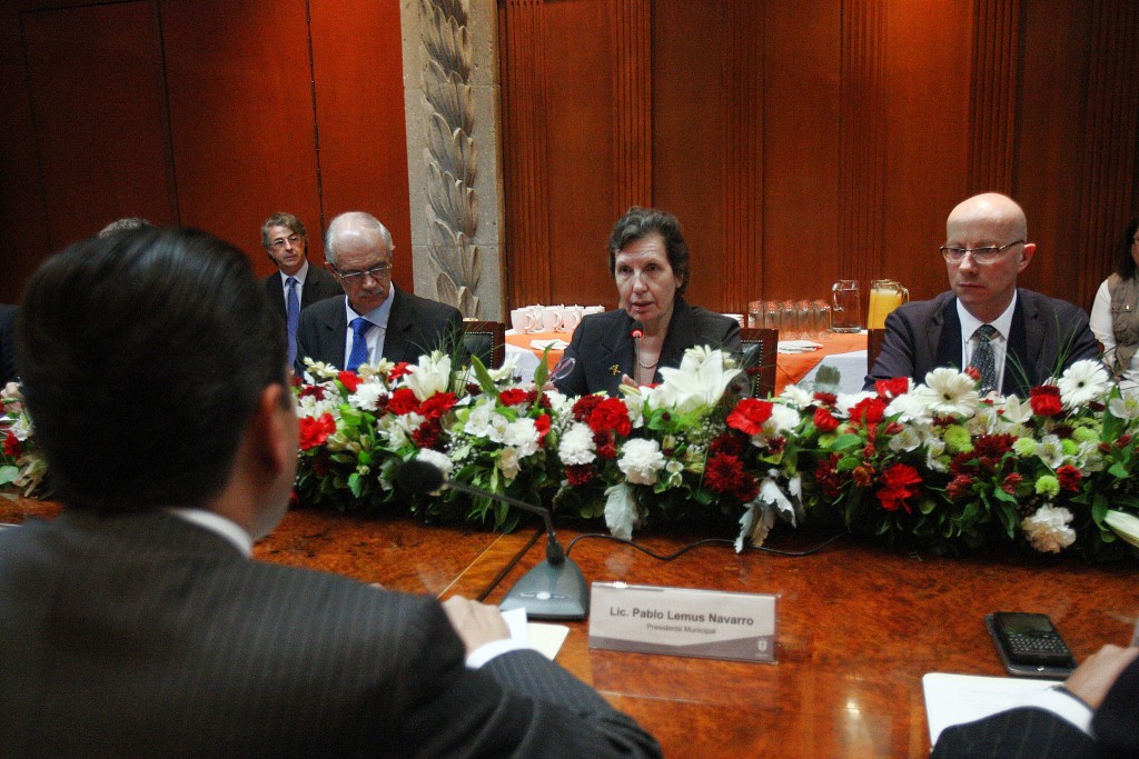 EmbajadoraFranciaMaryseBossière 