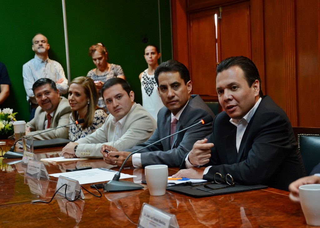 Firma de convenio con instancias infantiles