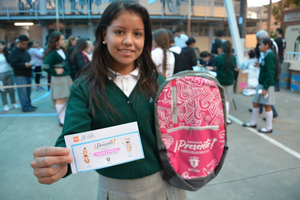 Comienza entrega de útiles y uniformes del Programa Zapopan ¡Presente!