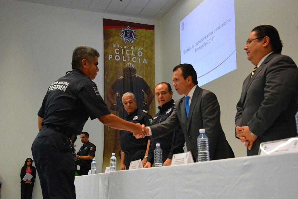 Entrega de reconocimientos de ascensos Promoción 2014 - Policía de Zapopan