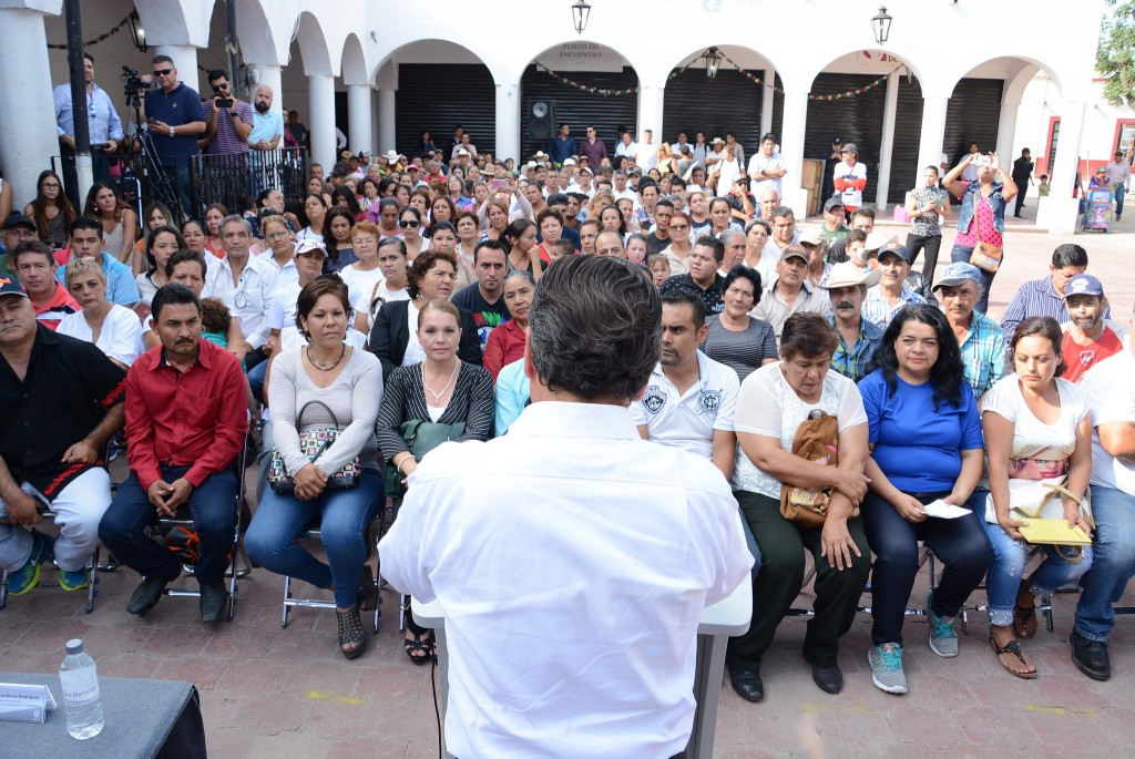 Pablo Lemus presenta a ciudadanos de Tesistán los resultados del primer año de la Administración 2015– 2018