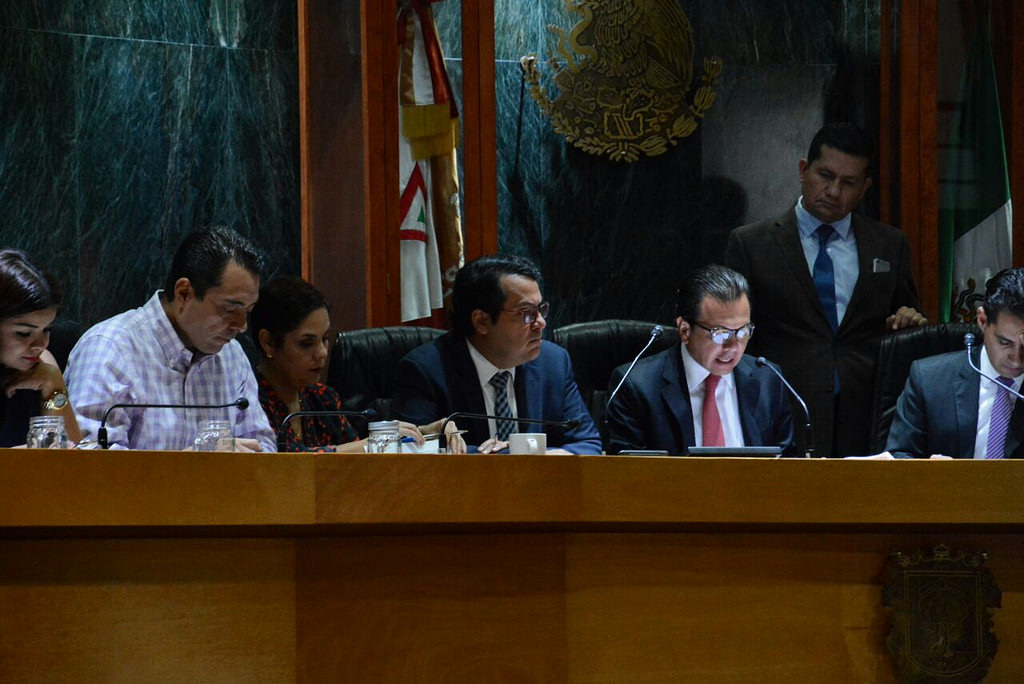 Presentan fracciones edilicias del Ayuntamiento de Zapopan informe de actividades