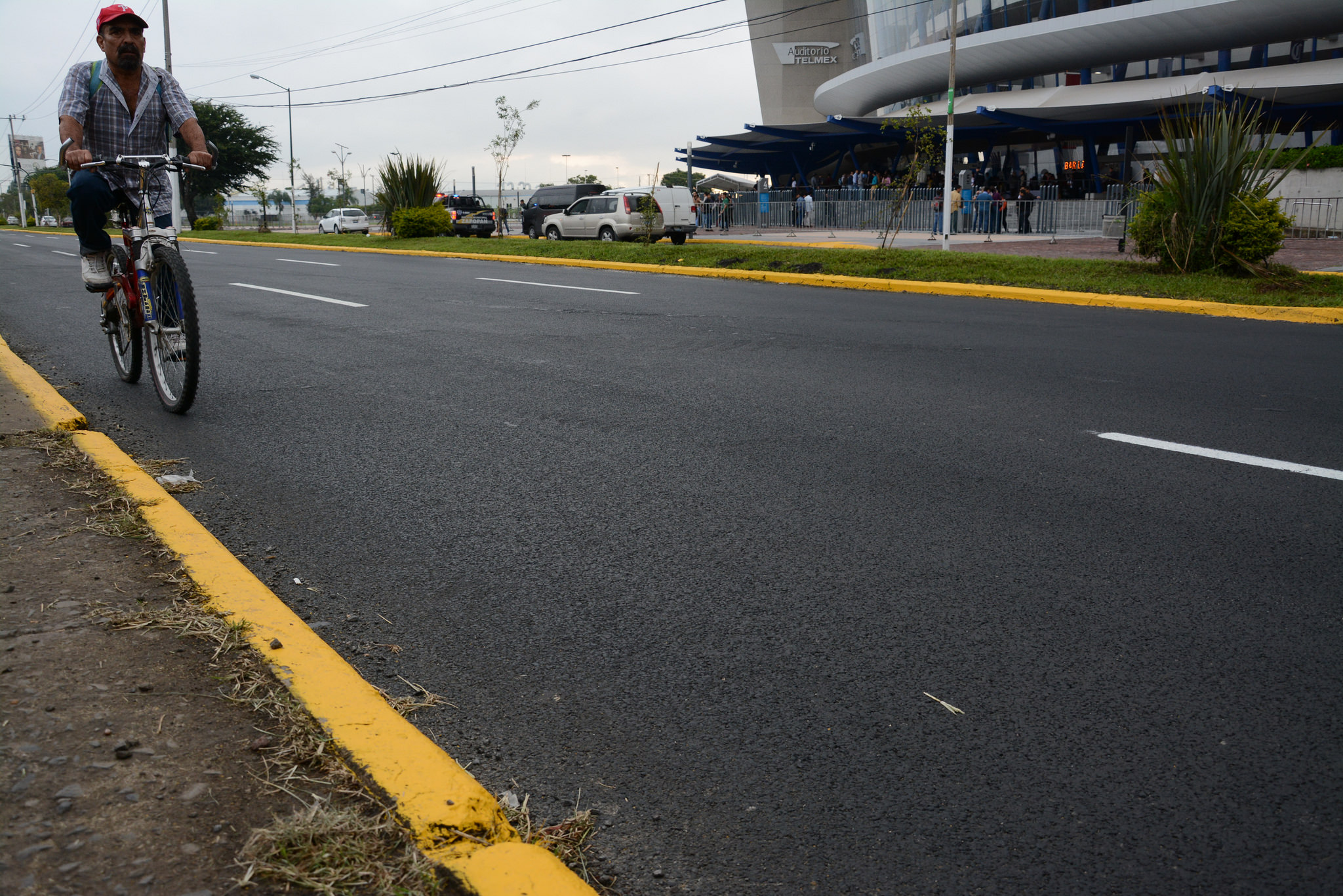 Pablo Lemus inaugura la rehabilitación profunda de Avenida Parres Arias