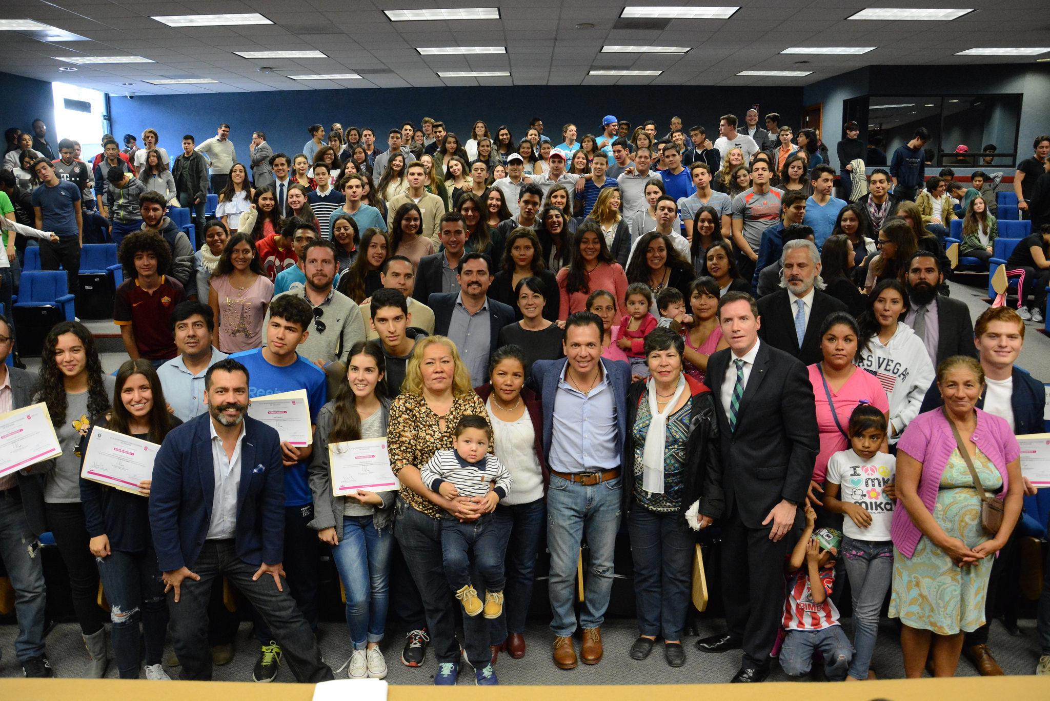 Zapopan y Prepa Tec Guadalajara reconocen a jóvenes por su labor comunitaria en la colonia El Rehilete