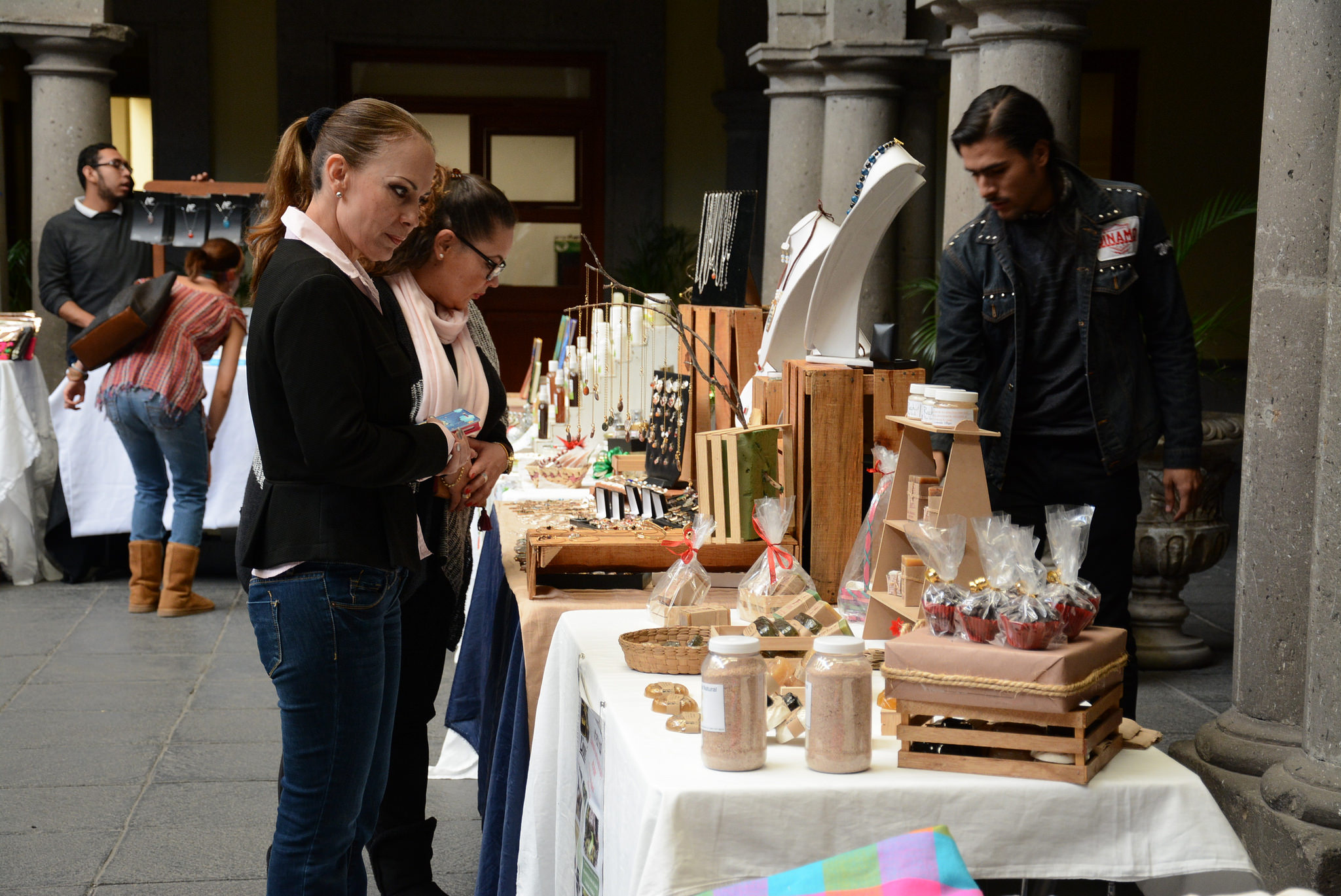 Instalan “Emprende Zapopan”, un espacio para dar a conocer emprendedores y artesanos 