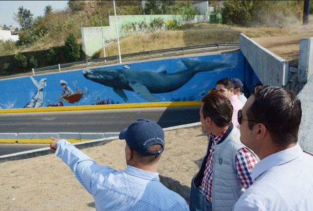 Mural en paso a desnivel