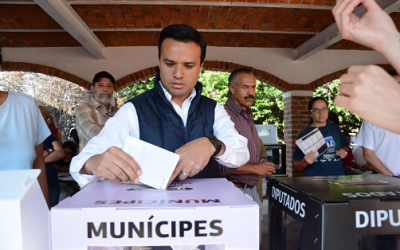 Acude a votar el presidente municipal de Zapopan