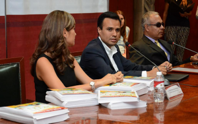Entrega Zapopan edición en braille de libros para prevenir la violencia y el abuso sexual infantil