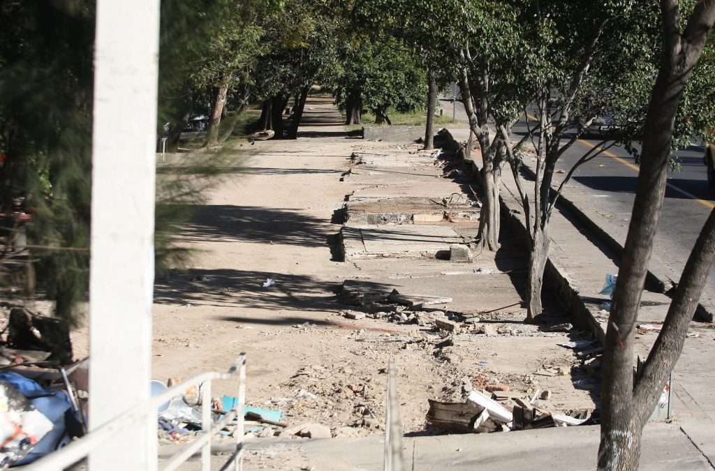 Por seguridad, retiro de puestos frente al CUCEA: Pablo Lemus
