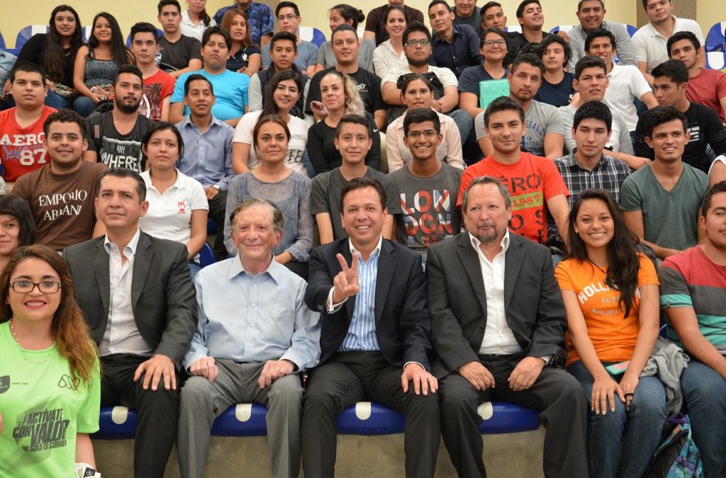 Visita Pablo Lemus a estudiantes del ITS de Zapopan y los invita a luchar contra la desigualdad