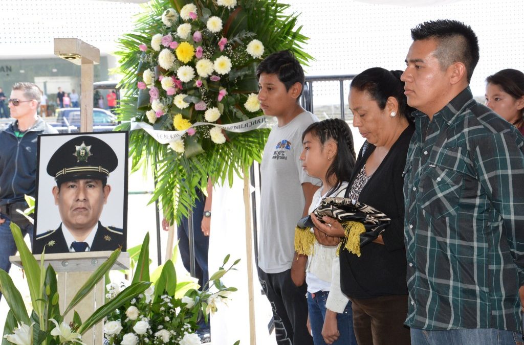 Se ofrecen 100 mil pesos de recompensa a quien dé información para captura de homicida de policía