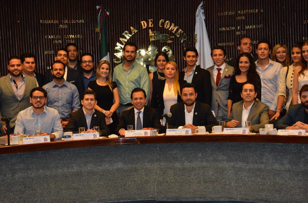 Pablo Lemus dialoga con Jóvenes Empresarios de la Cámara Nacional de Comercio (CANACO) de Guadalajara