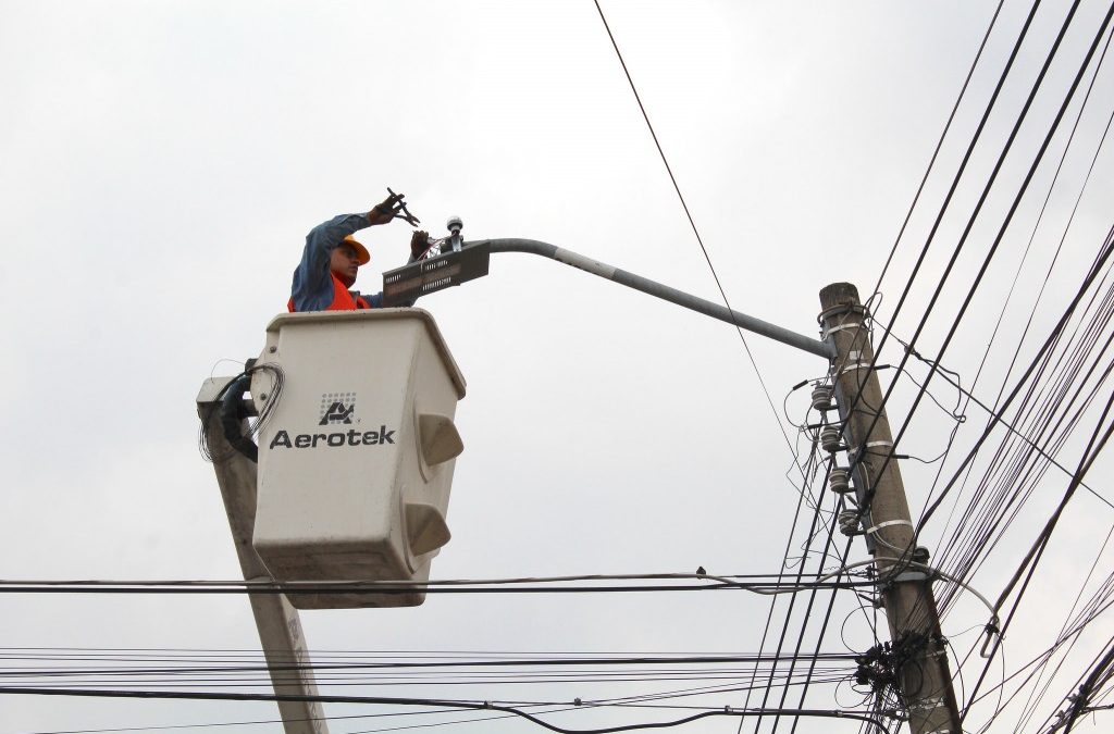 Inicia en Zapopan instalación de luminarias con tecnología LED