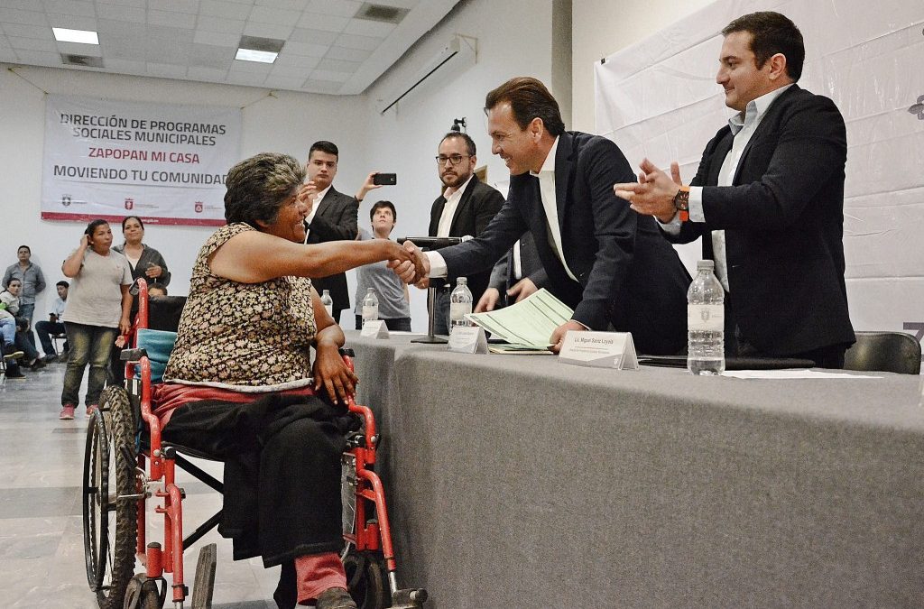 Zapopan entrega apoyos para mejorar las viviendas de familias vulnerables