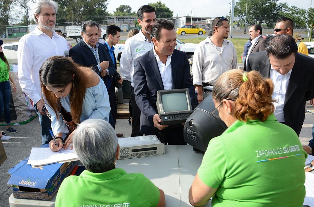 Comienza en Zapopan jornada de reciclaje de aparatos electrónicos