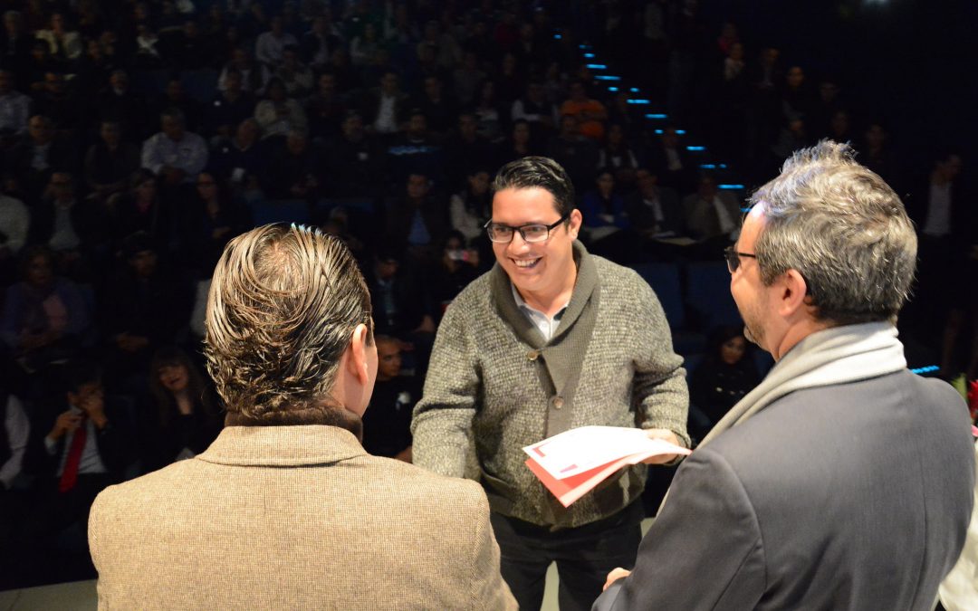 Pablo Lemus encabeza entrega de constancias de Formación Institucional a Servidores Públicos