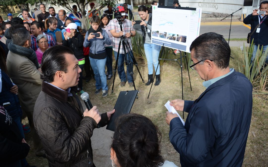 Entrega Pablo Lemus obra de rehabilitación en Camino a Copalita