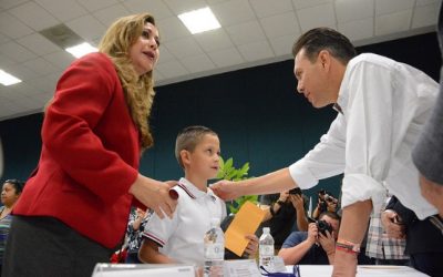 Gobierno de Zapopan entrega estímulos económicos para alumnos de primaria