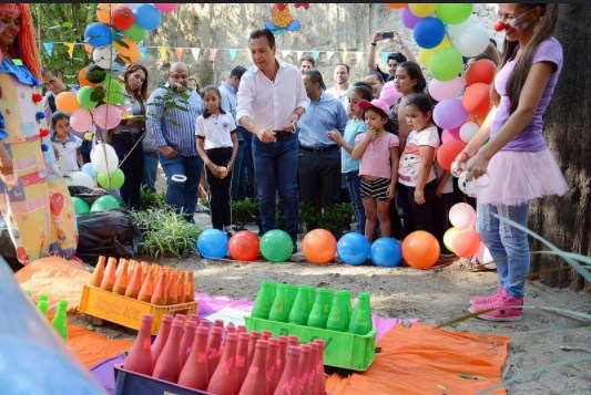 Risas, música y juegos; disfrutan pequeños festejo por Día del Niño en el Parque Hundido