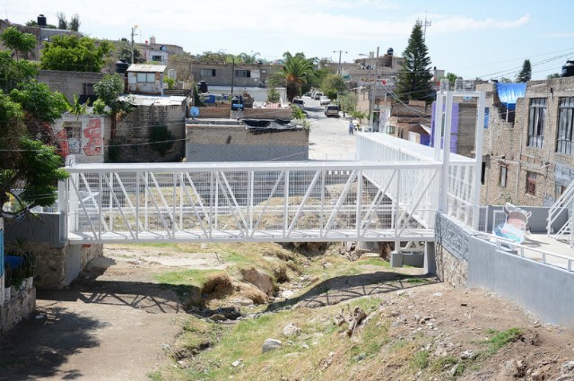 Zapopan entrega puente peatonal en Las Cabañitas y crea paso seguro ante el temporal de lluvias