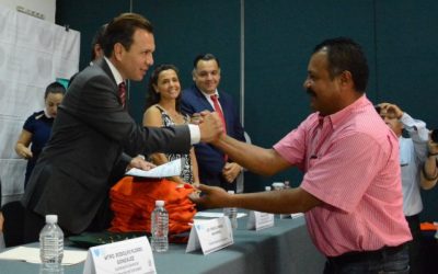 Zapopan reconoce a paramédicos con más de 25 años de servicio