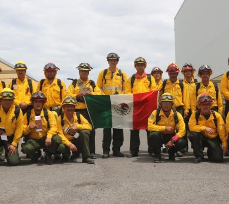 Zapopan participa con brigadistas que combaten el fuego en Canadá