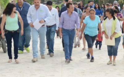 Zapopan entrega pavimentación de calles en la colonia Loma El Pedregal
