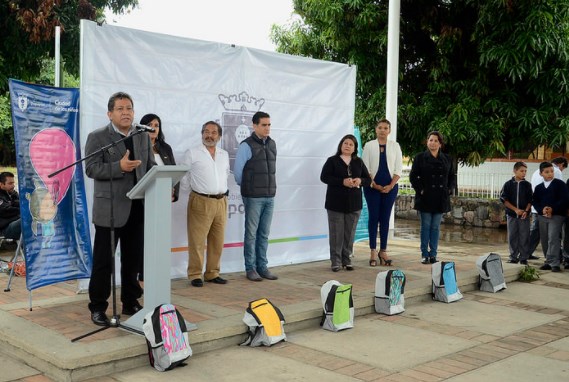 Continúa la entrega de paquetes escolares a 200 mil niños, niñas y adolescentes de Zapopan