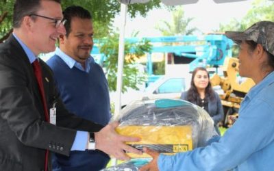 Parques y Jardines de Zapopan entrega uniformes a personal operativo