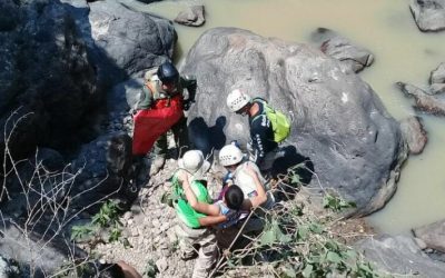 Labor coordinada de dependencias de Zapopan eficienta rescate en Cascada de San Lorenzo, en Huaxtla
