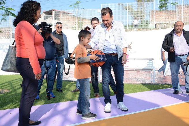 Entrega Zapopan, Ciudad de los Niños, la renovación integral de la unidad deportiva en Lomas de Tabachines