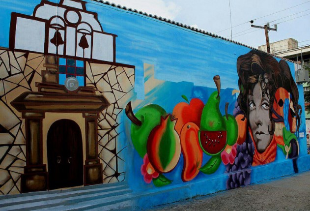 Jóvenes de ‘Zapopan Rifa’ plasman historia de Santa Ana Tepetitlán en mural