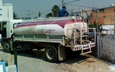 Zapopan brinda apoyo con pipas por la suspensión de servicio de agua potable