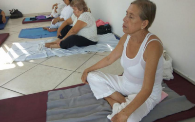 Temporada navideña puede influir en la depresión de adultos mayores