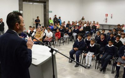 Entrega Zapopan estímulos económicos a alumnos de educación básica