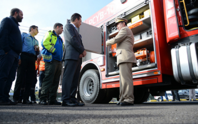 Dignifica Zapopan condiciones para elementos de Protección Civil y Bomberos con entrega de motobombas y equipamiento de emergencia