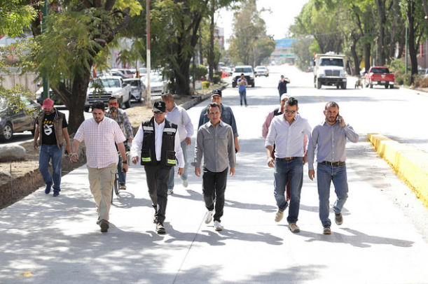 Apertura Zapopan en tiempo récord los carriles centrales de López Mateos Sur