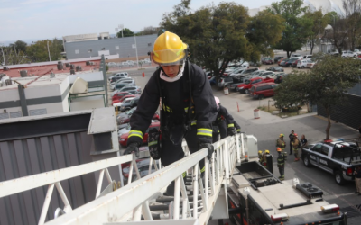 Capacitan a bomberos en el combate de Incendios en Estructuras Elevadas (IEE)