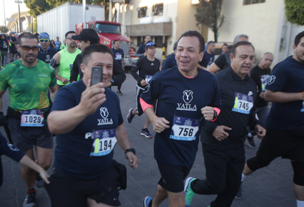 Pablo Lemus participa en la Quinta Carrera 5K y 10K Día del Policía Zapopan 2018