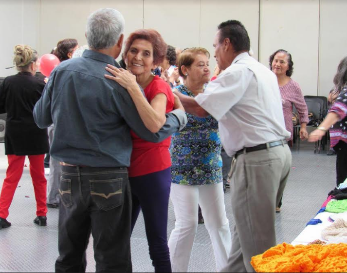 DIF Zapopan celebra a adultos mayores por el Día del Amor y la Amistad
