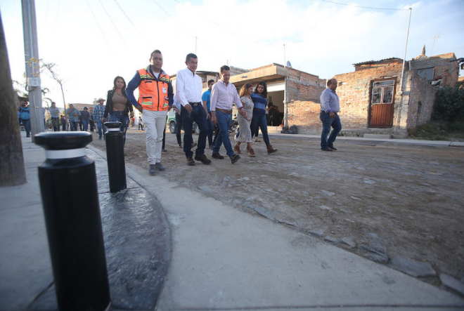 Entrega Zapopan primera etapa de pavimentación de la calle Amapola en Ángeles de Nextipac