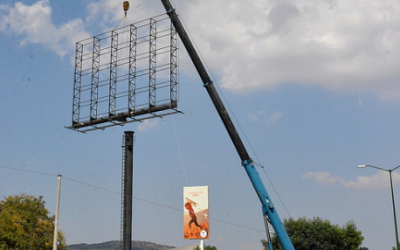 Inicia Zapopan retiro de estructuras y anuncios espectaculares irregulares