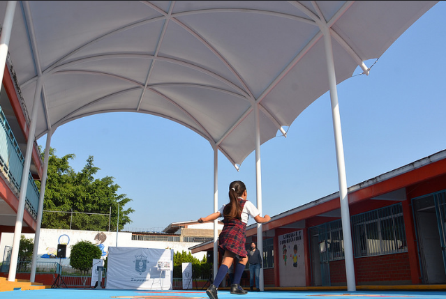Supervisa Zapopan instalación de lonaria y rehabilitación exterior en el Jardín de Niños Socorro Jiménez Carrillo