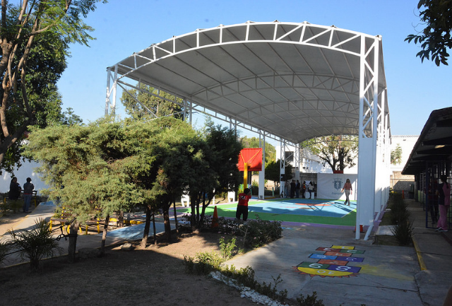Presenta Zapopan estructura con lonaria y adecuaciones peatonales en Centro de Atención Múltiple José Vasconcelos