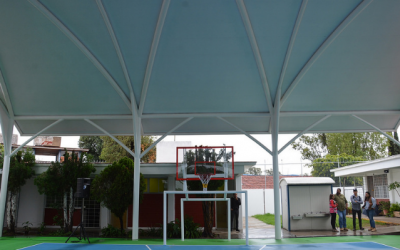 Supervisa Zapopan instalación de estructura con lonaria en Centro Interdisciplinario para el Tratamiento e Investigación del Autismo