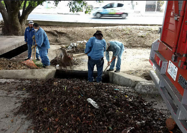 Realiza Zapopan limpieza emergente de canales pluviales y bocas de tormenta