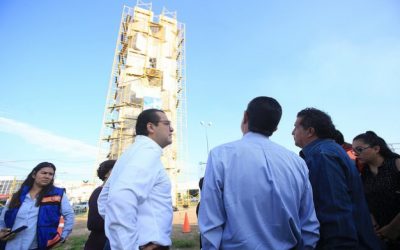 Avanzan trabajos de restauración de la escultura ‘Los Cubos’