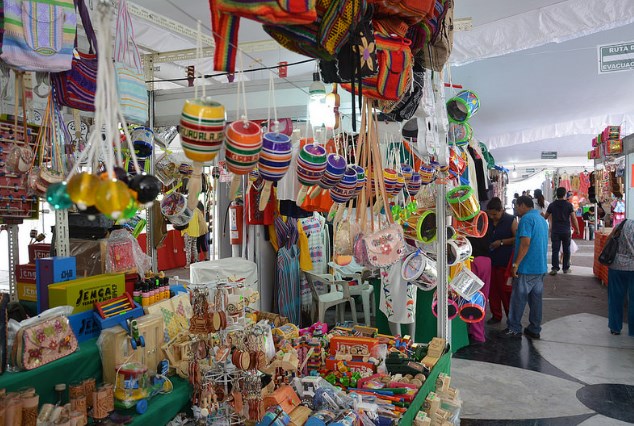 Arranca la Feria Artesanal de Verano Zapopan 2018 en la explanada de Plaza de las Américas