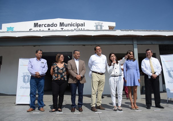 Inaugura Zapopan rehabilitación integral del Mercado Municipal Santa Ana Tepetitlán